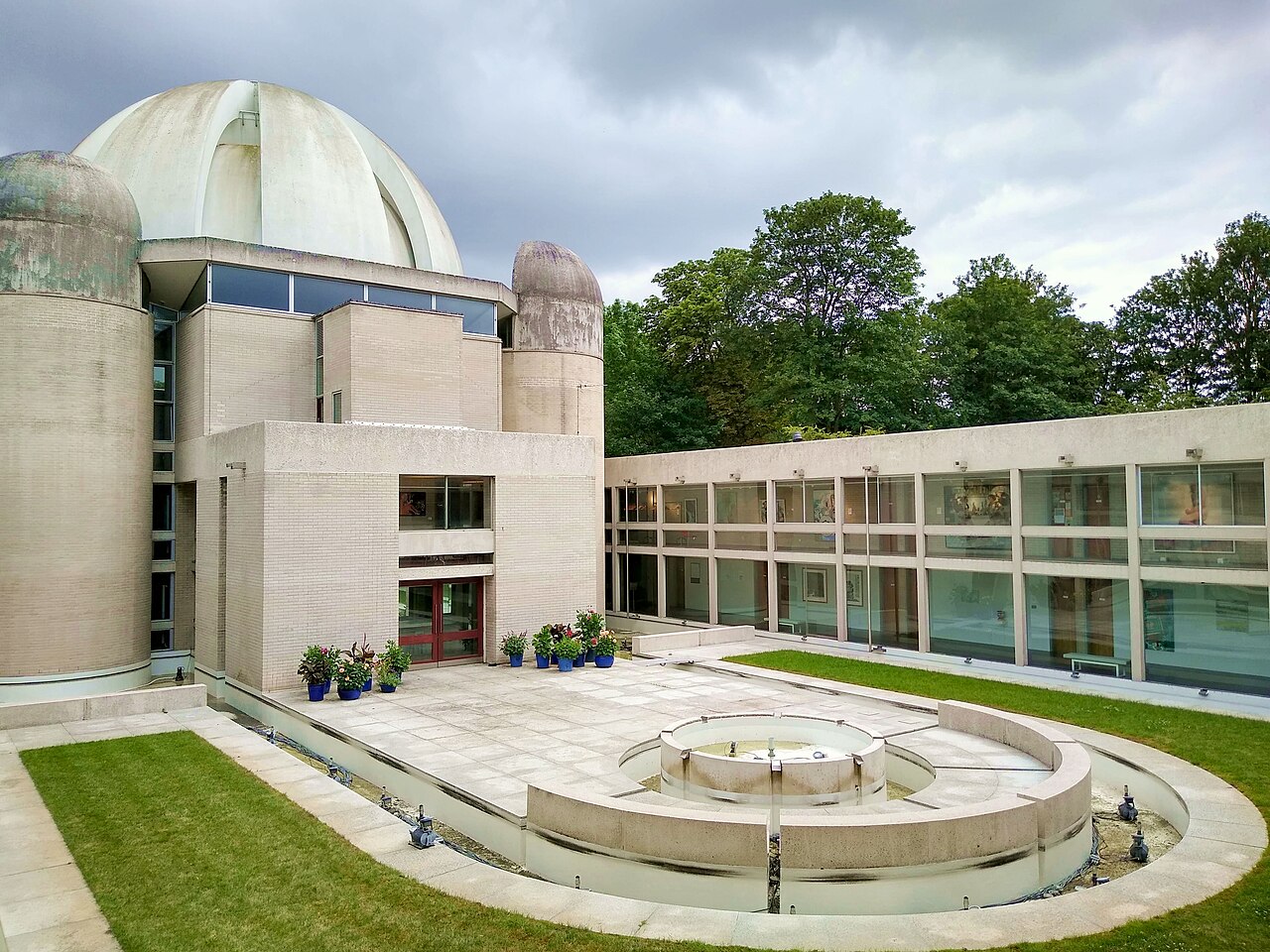 Murray Edwards College college
