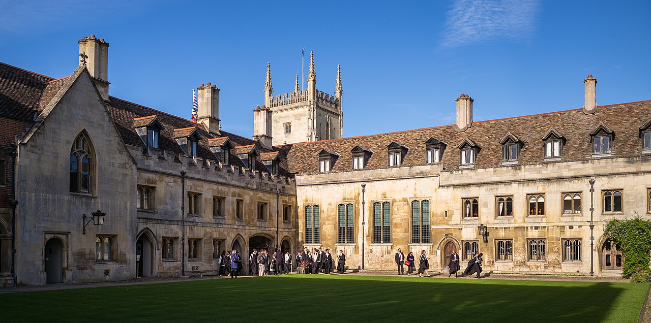 Pembroke College college