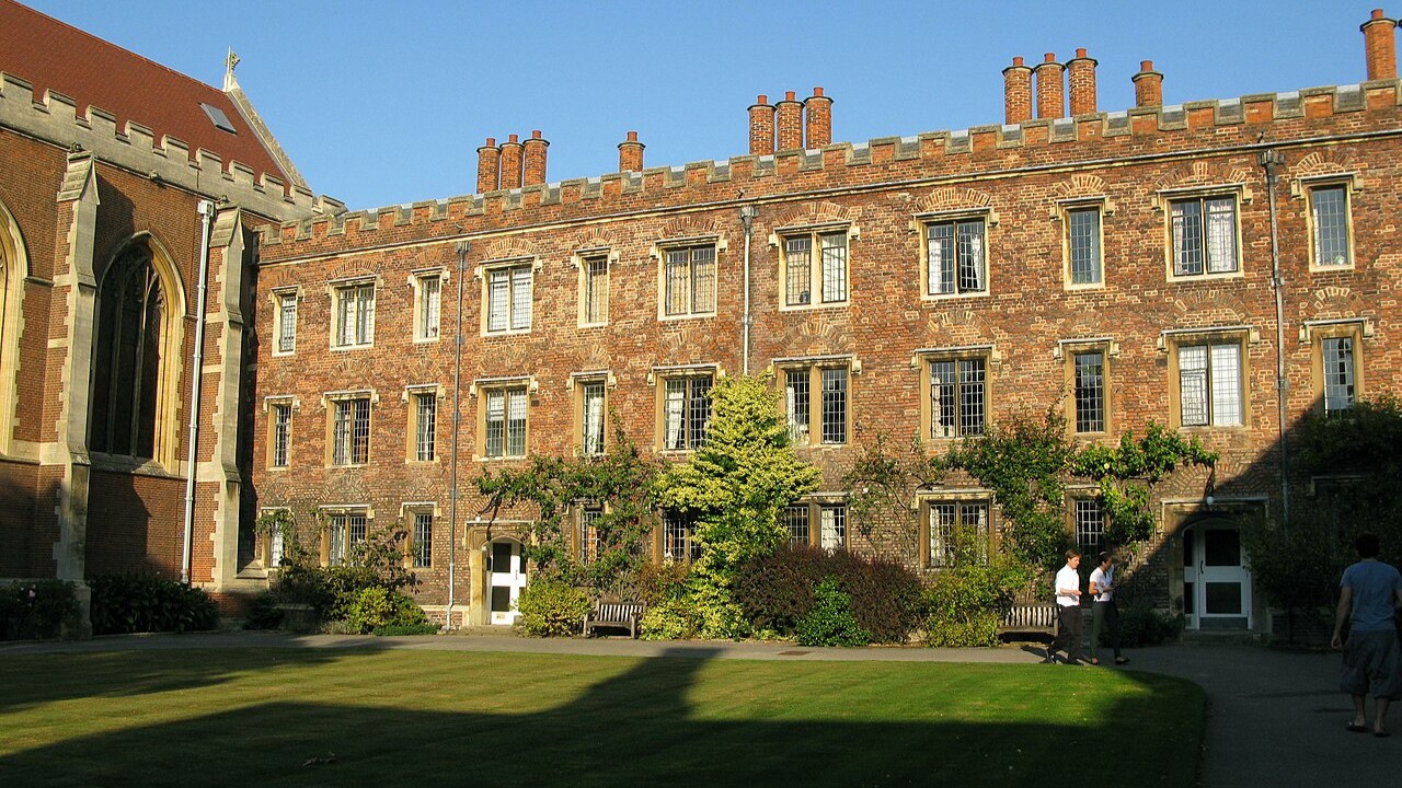 Queens' College college