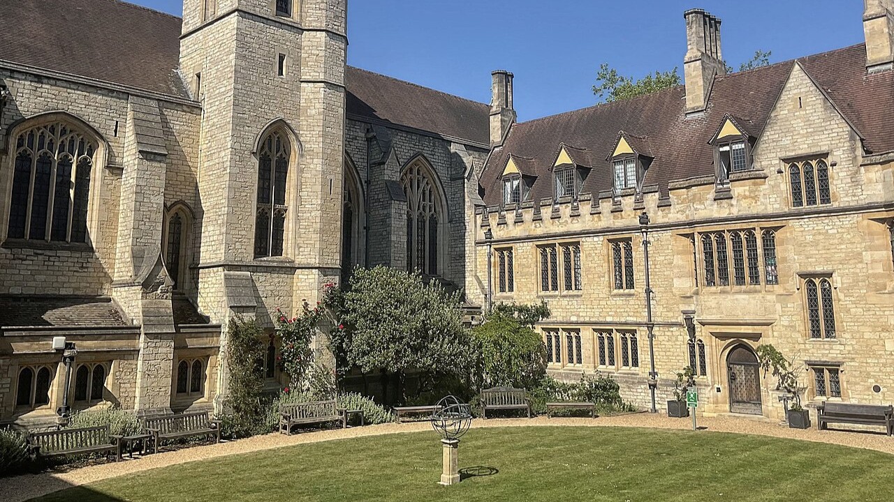 St Cross College college