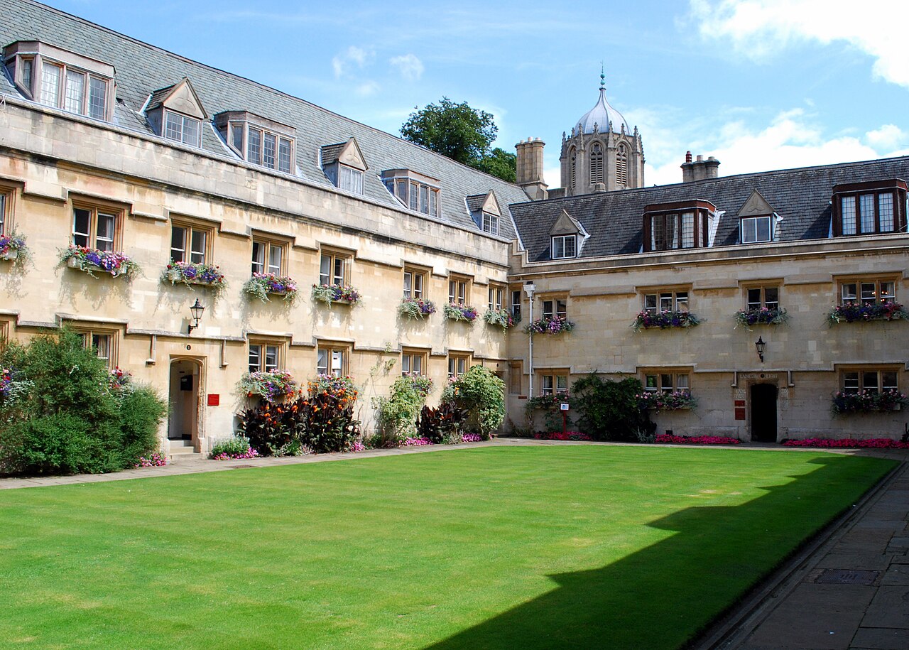 Pembroke College college
